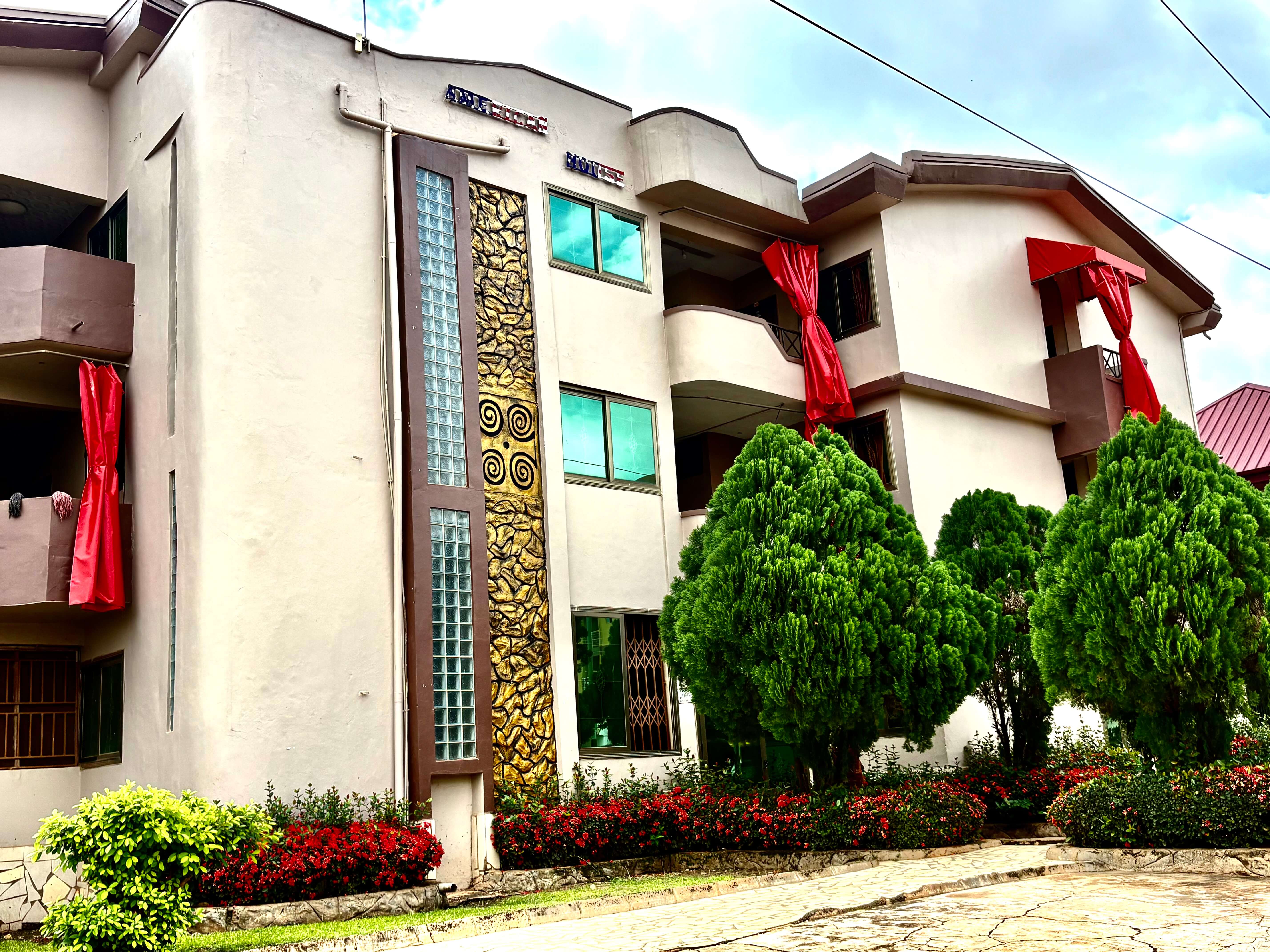 Kente Suites